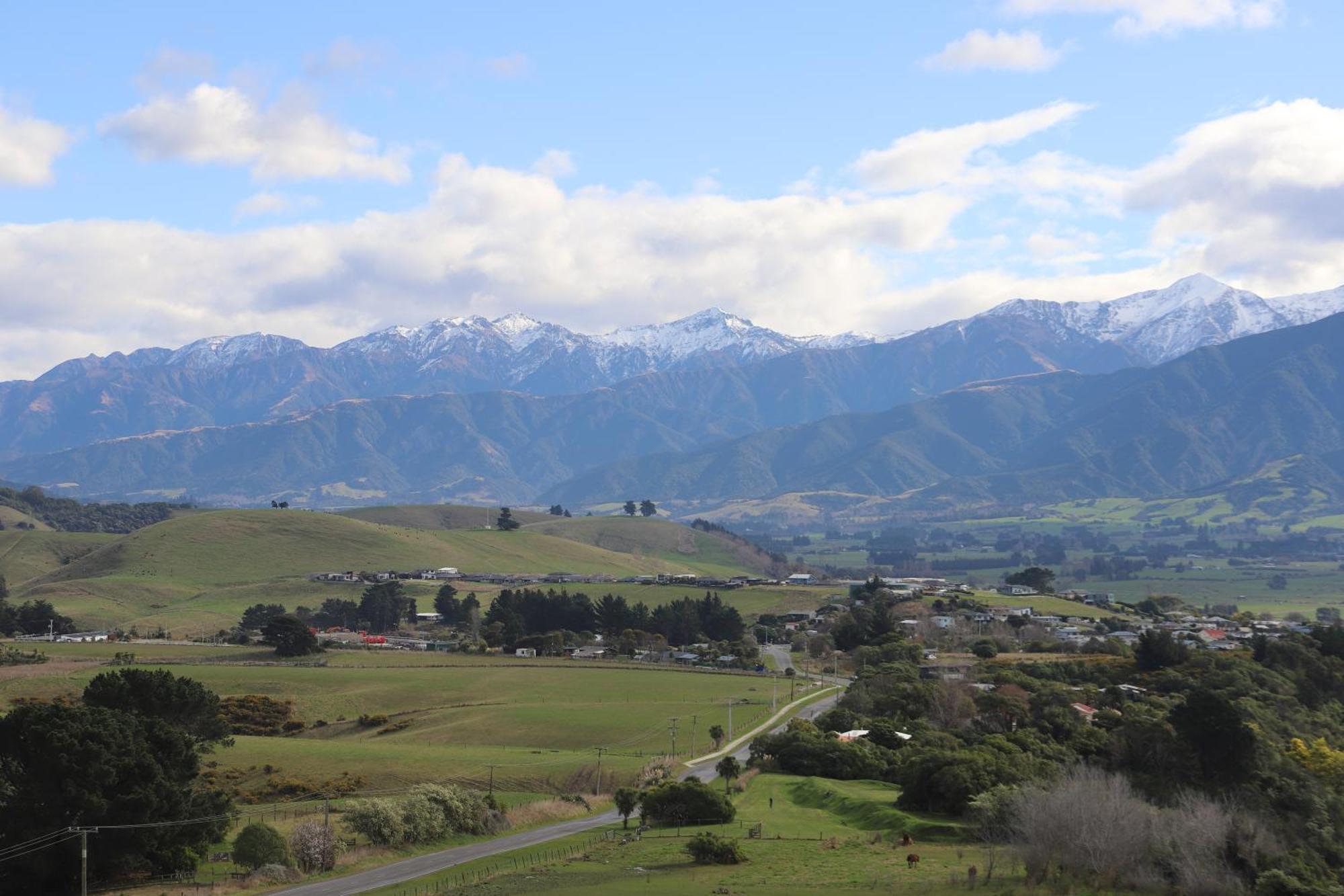 Sierra Beachfront Motel Kaikoura Bagian luar foto