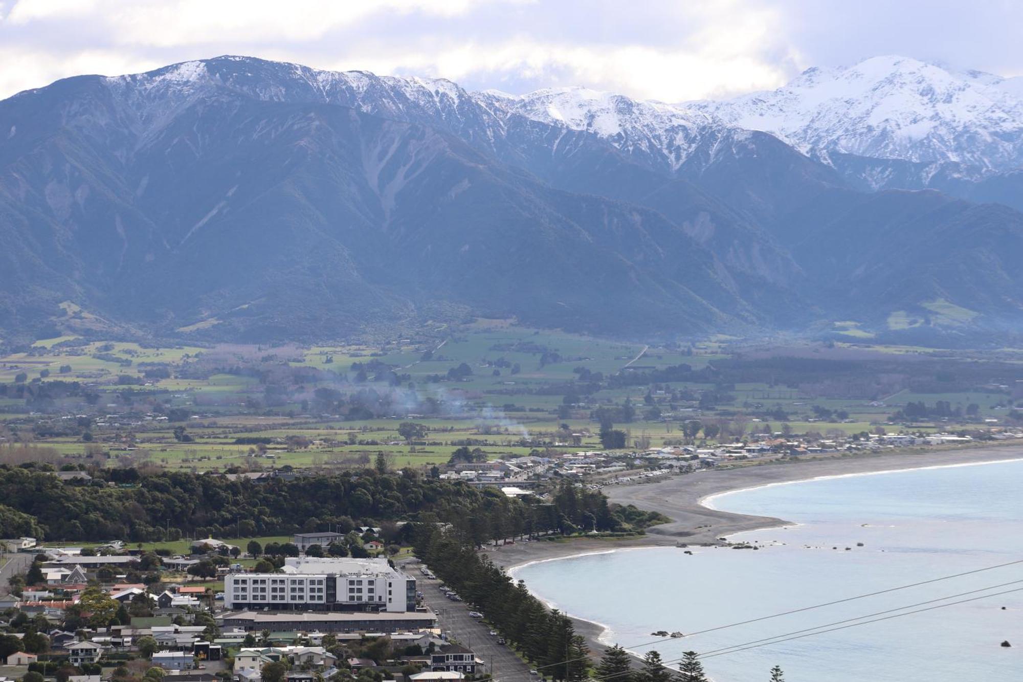 Sierra Beachfront Motel Kaikoura Bagian luar foto