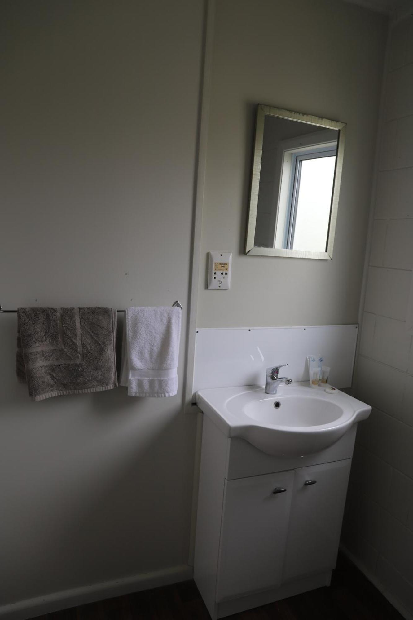 Sierra Beachfront Motel Kaikoura Bagian luar foto