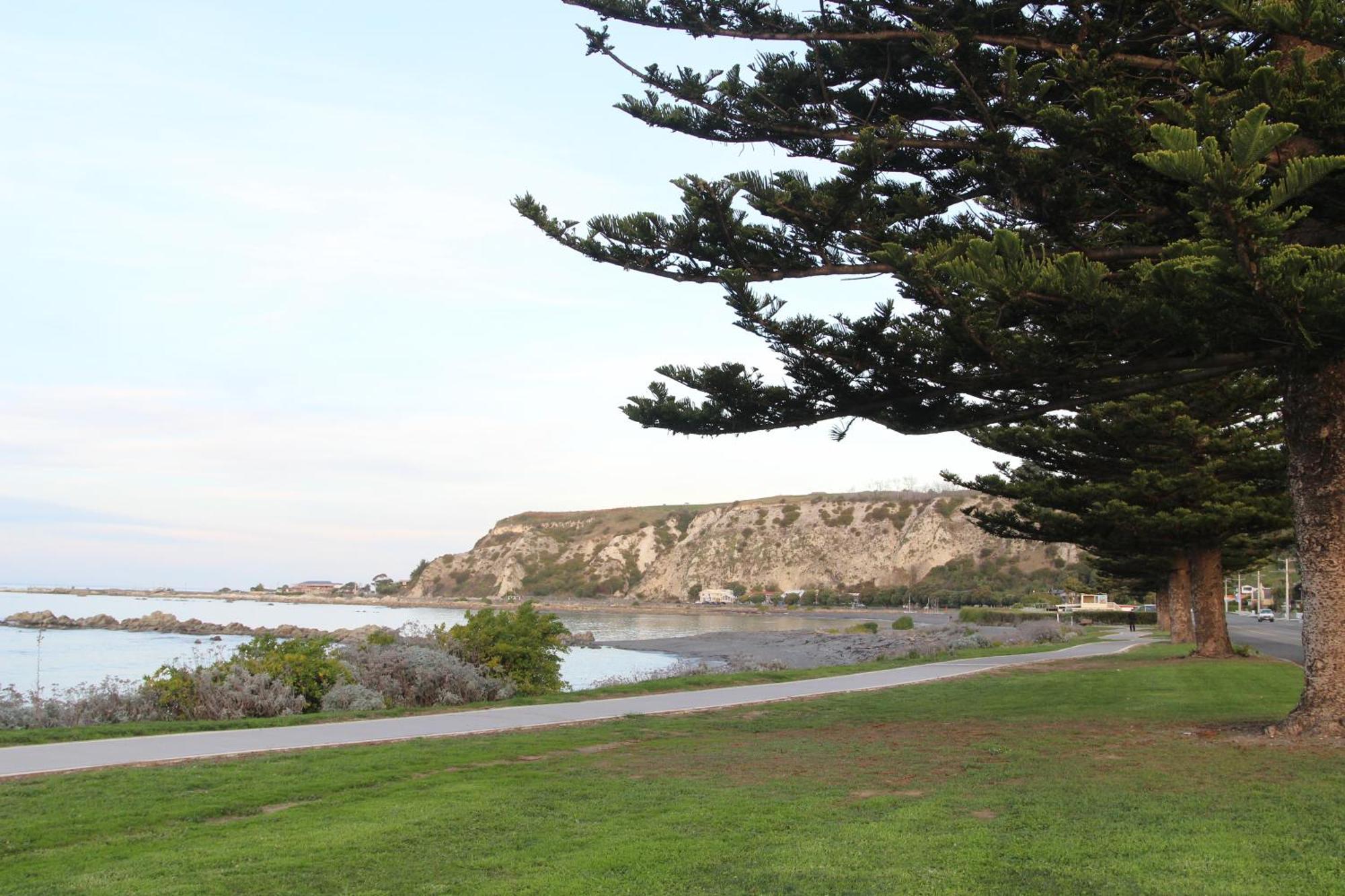 Sierra Beachfront Motel Kaikoura Bagian luar foto