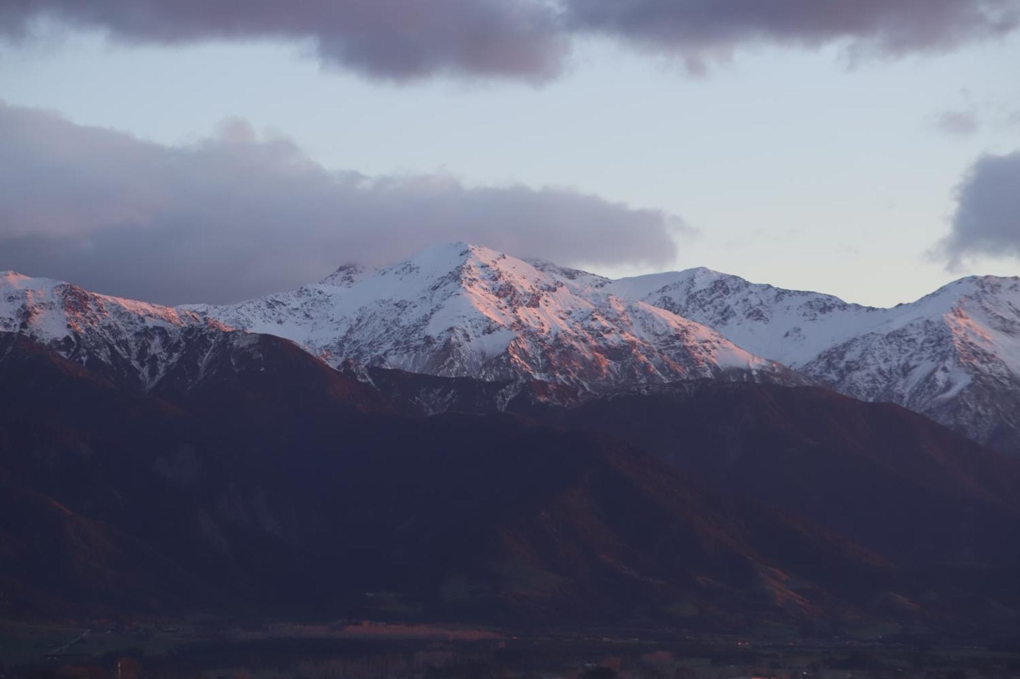 Sierra Beachfront Motel Kaikoura Bagian luar foto