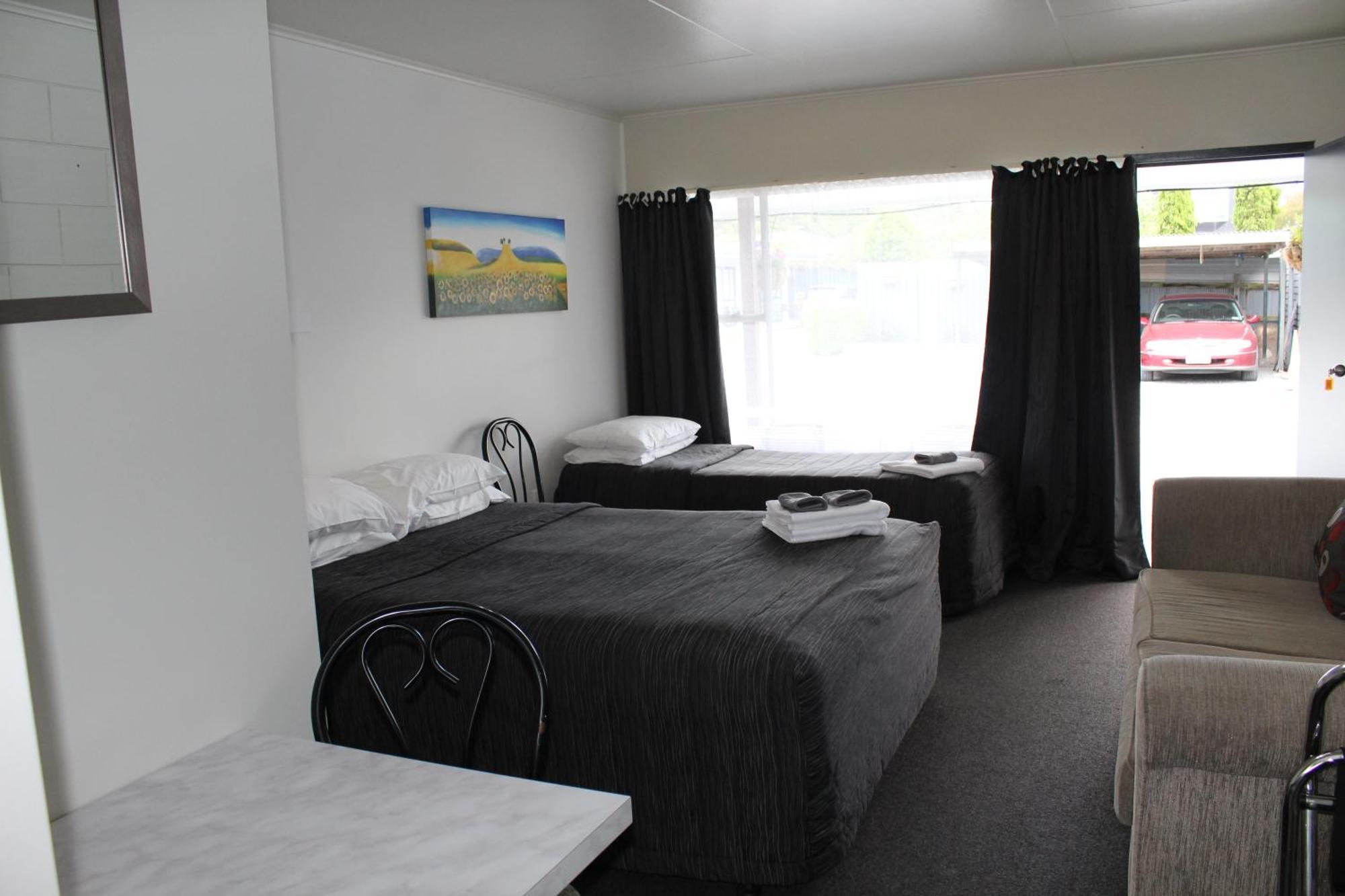 Sierra Beachfront Motel Kaikoura Bagian luar foto