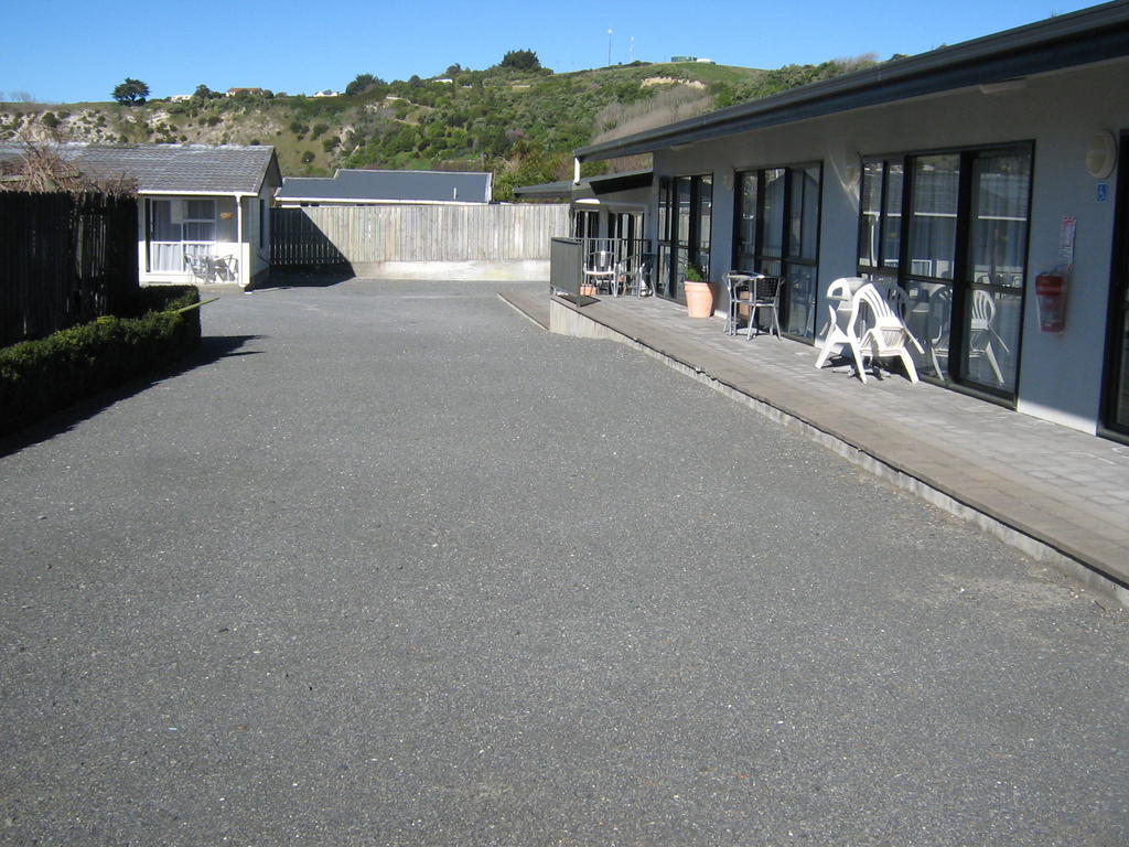 Sierra Beachfront Motel Kaikoura Bagian luar foto
